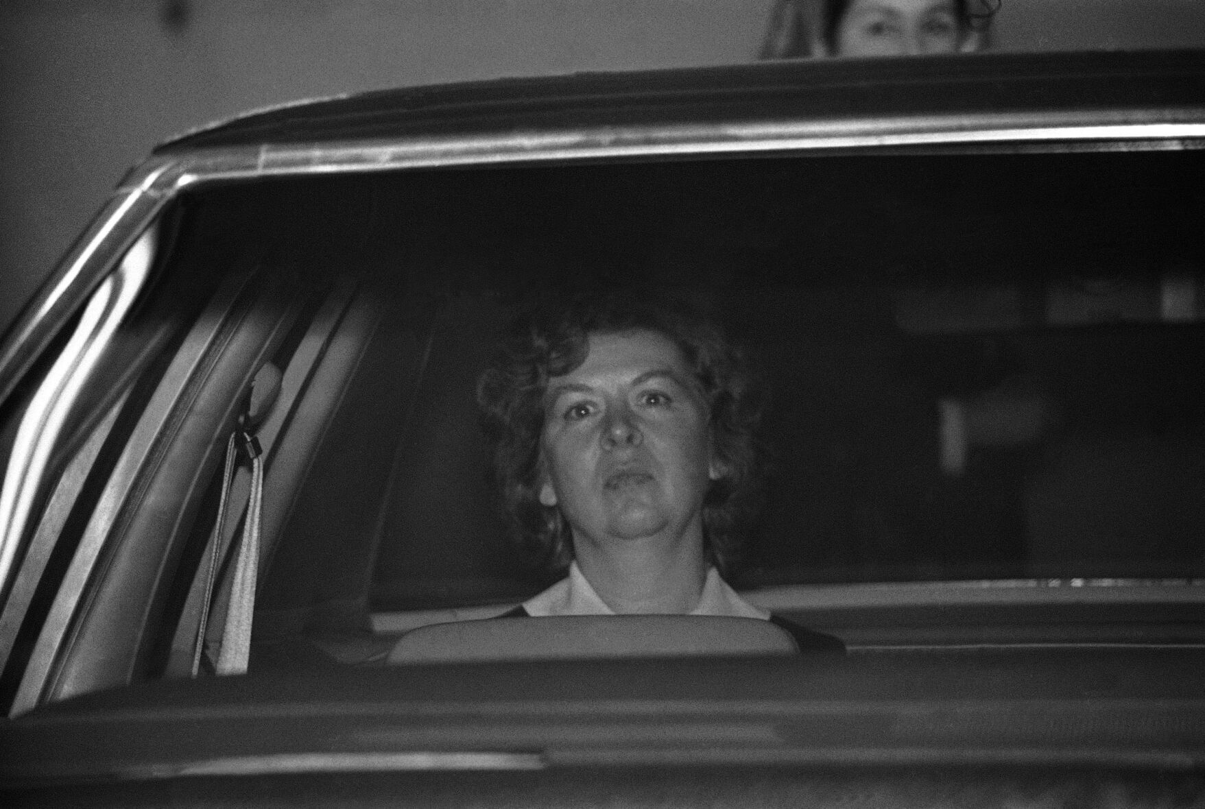 1975: Sara Jane Moore